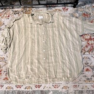 American Eagle button up shirt